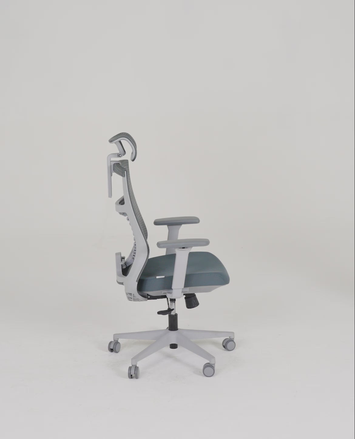Cadeira Ergonômica Elements Vertta Cinza para Home Office e Estudo Ajuste de Altura e Lombar Estrutura Reforçada - ELEM-70053