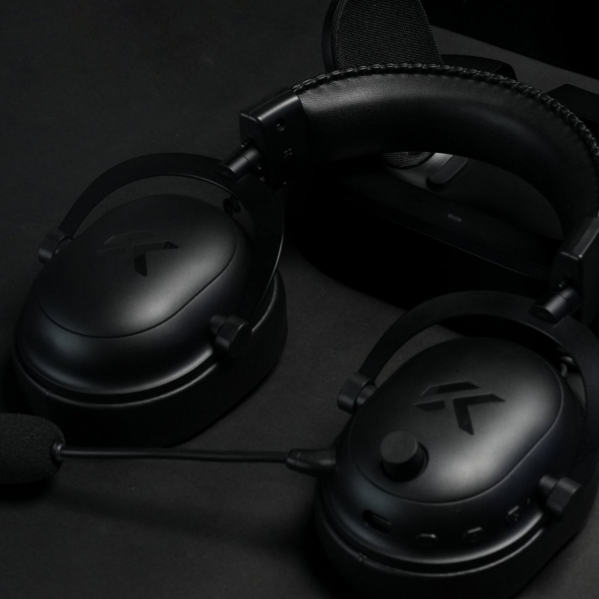 Headset Gamer MCHOSE V9 Turbo Branco Gold 200h Bateria Base Magnética RGB Wireless — slide 5